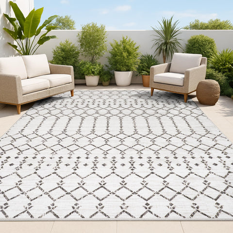 Jonathan Y Ourika 8x10 rug in cream and black for outdoor spaces