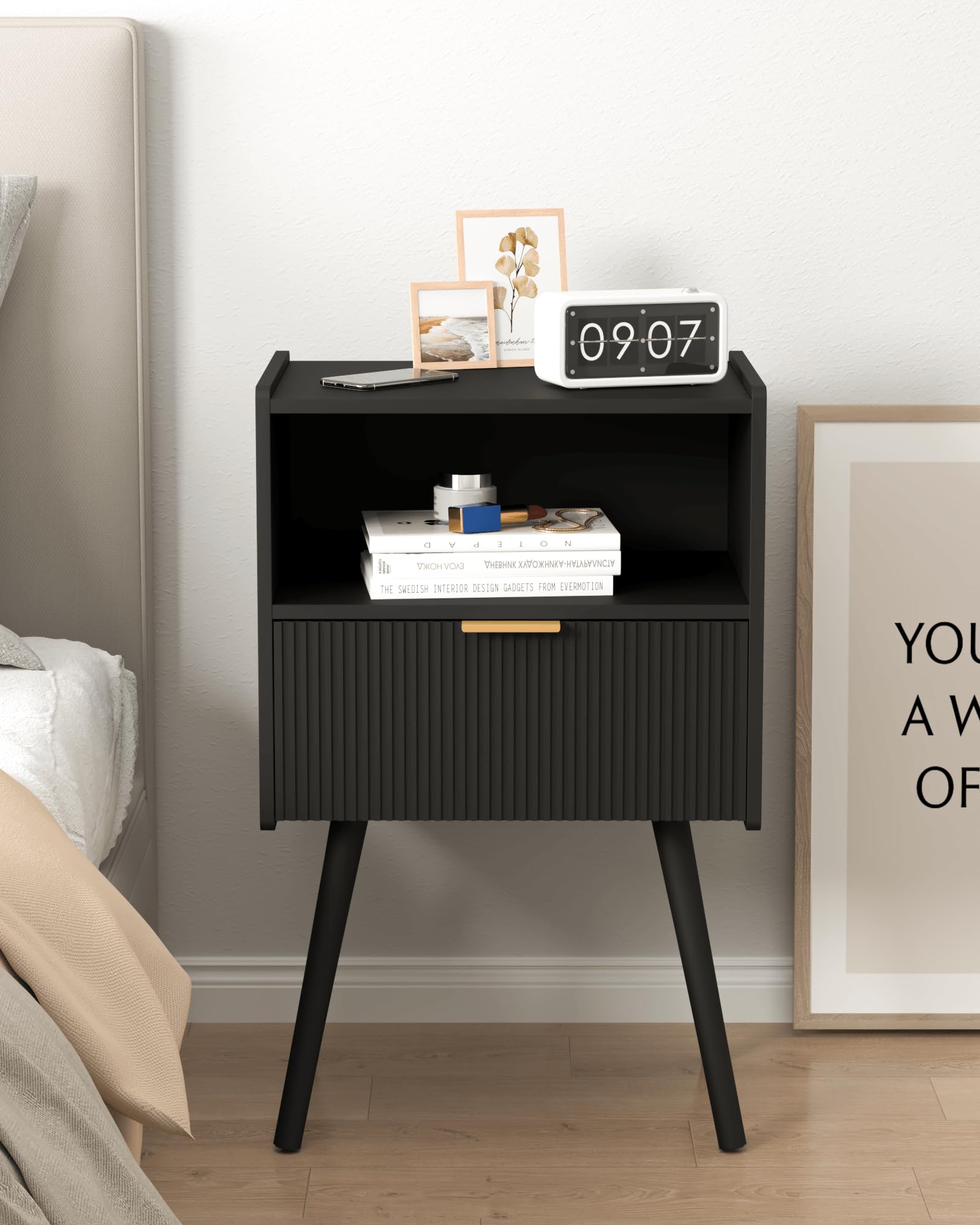 JOONEE easy-assembly nightstand saves time on setup