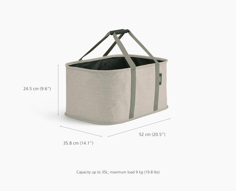 Joseph Joseph Hold-All interior shows moisture-resistant lining containing damp clothes