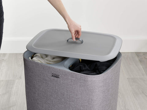 Self locating rim in Joseph Joseph Tota ensures quick bag replacement