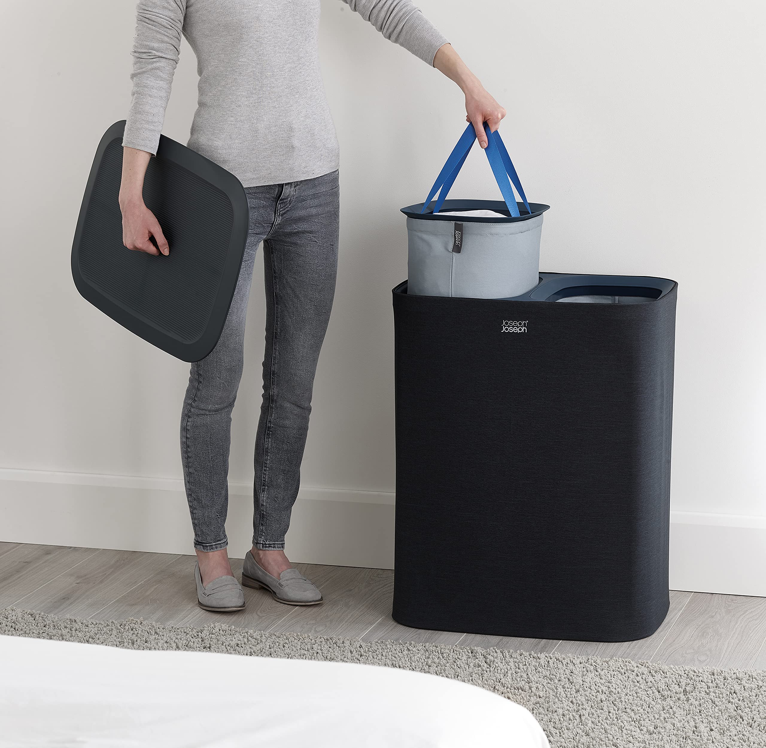 Joseph Joseph Tota removable washing bags with handles simplify transporting clothes