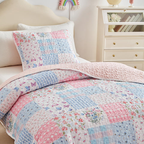 Joyreap bedroom setup with quilt showcasing cozy styling