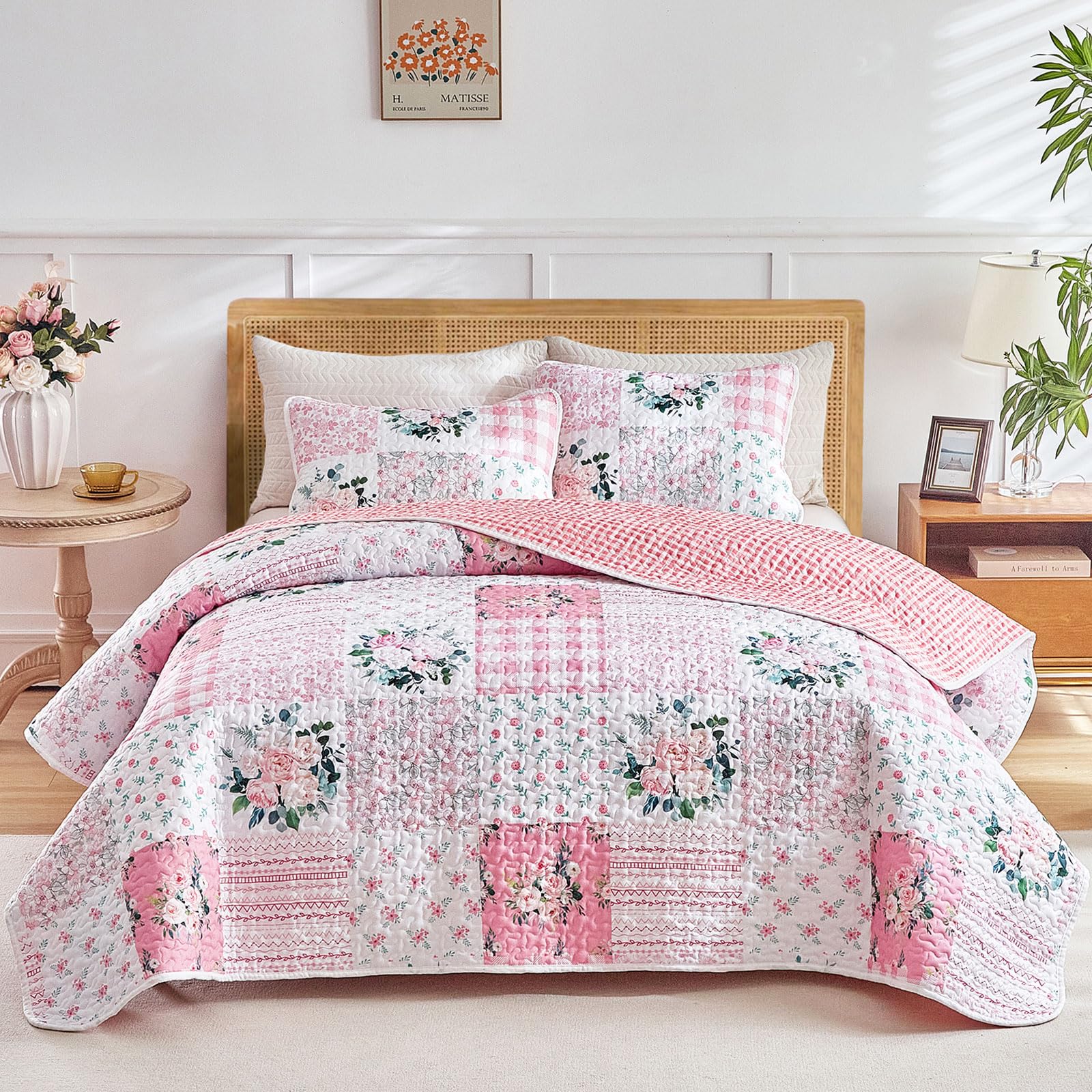 Joyreap floral patchwork quilt queen top view shows pink blooms.