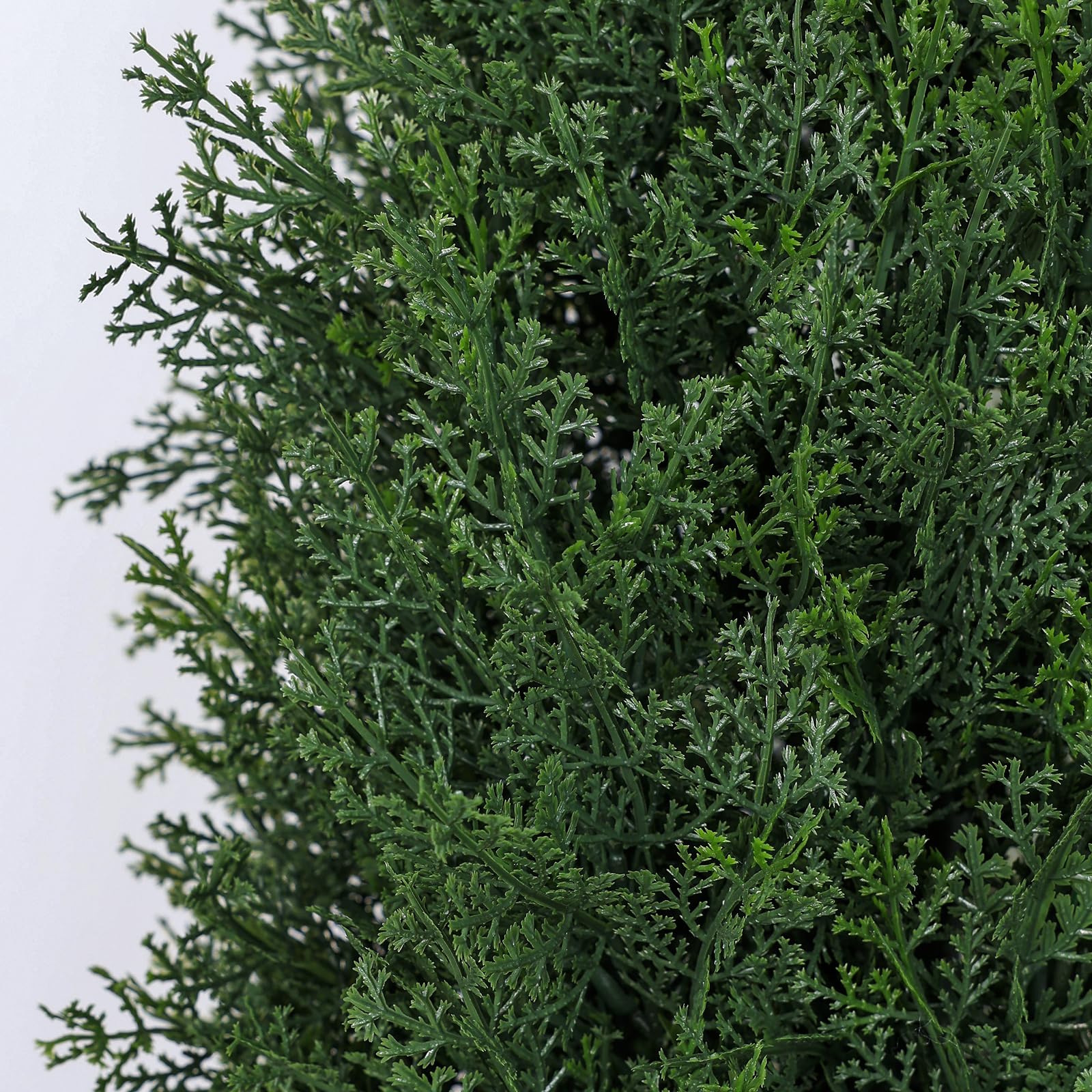 jozhenju cedar topiary uv-resistant material preserves vibrant green color.