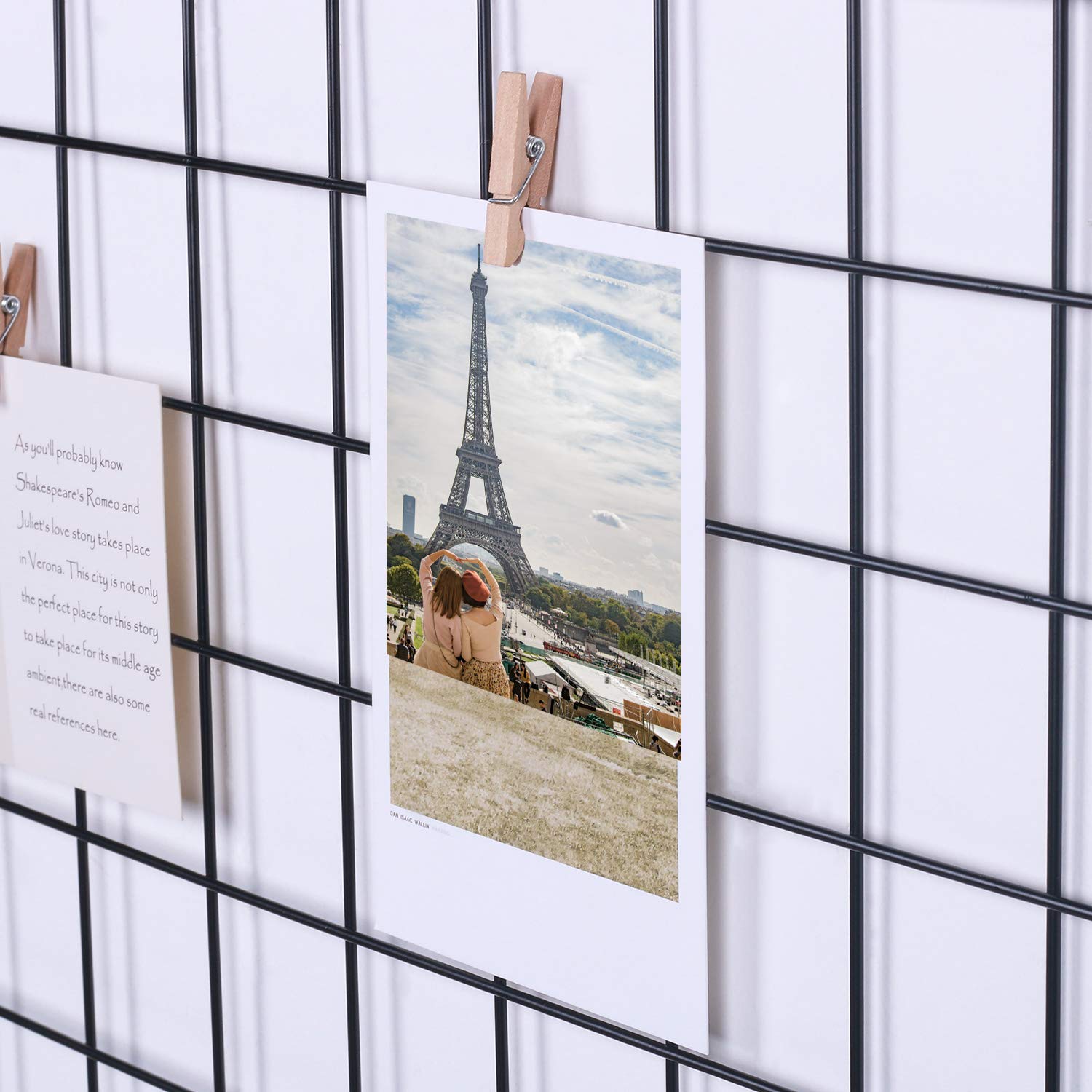 Kakivan grid hanging wall supports horizontal and vertical layouts for flexible decor.