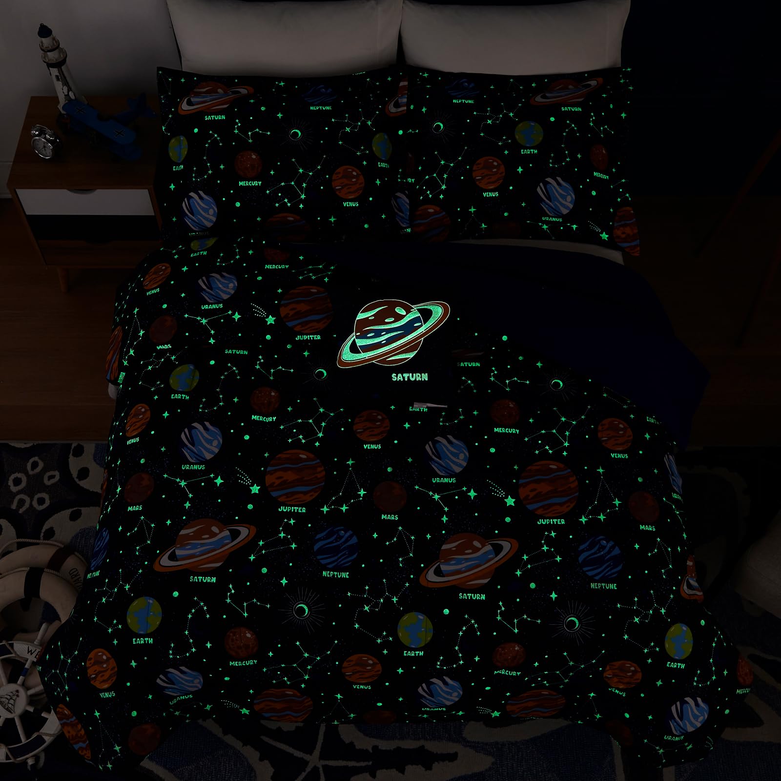 Kaleido Space glow activation demo with sun or LED light.