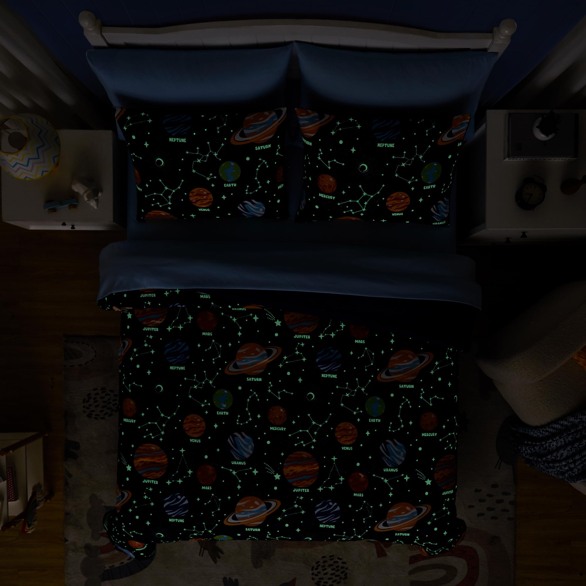 Kaleido Space fabric is super-soft and breathable for year-round comfort