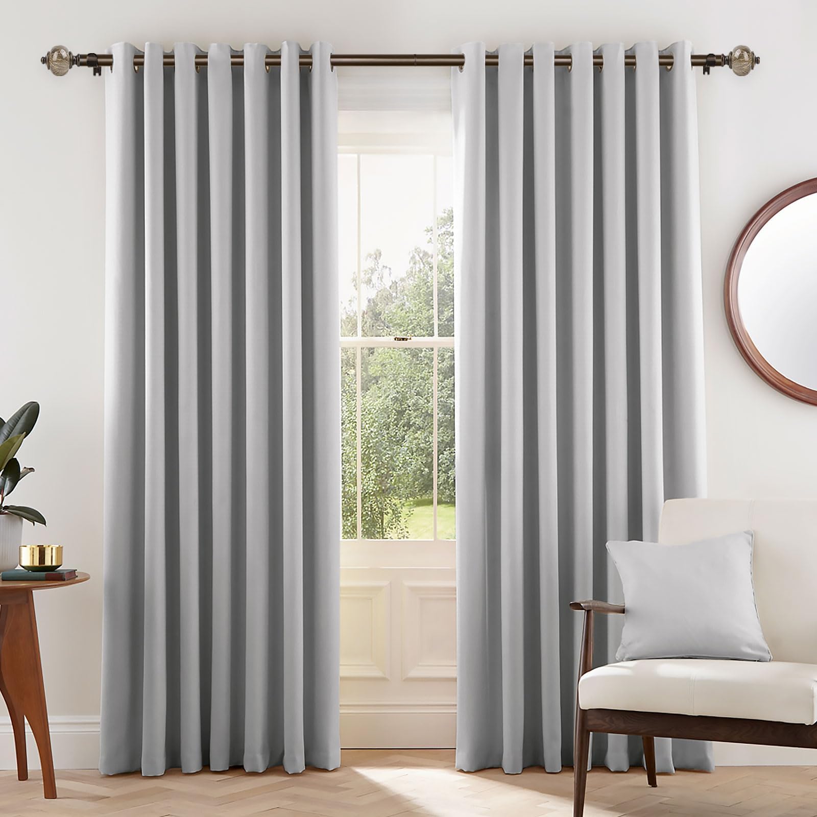 KAMANINA telescoping sections adjust from 32 to 58 inches for a precise fit