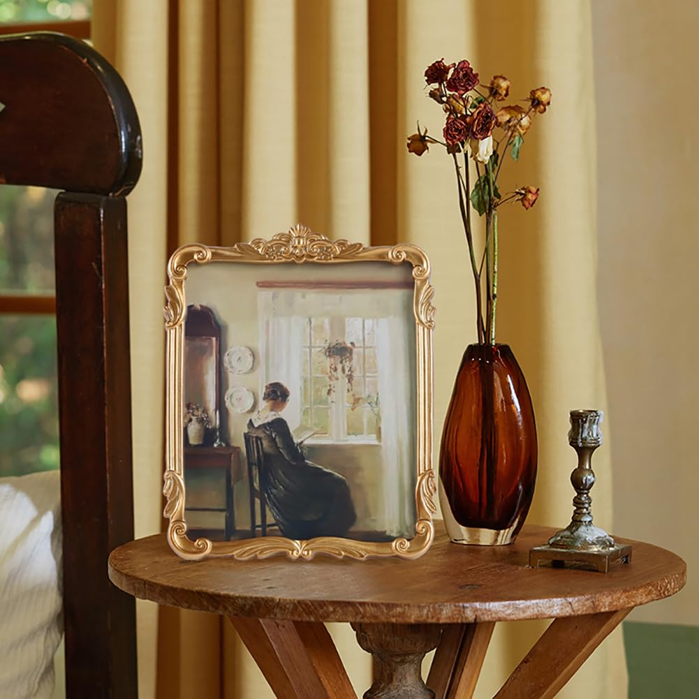 Kangce wall-mount 8x10 frame showcases Victorian elegance on gallery wall.