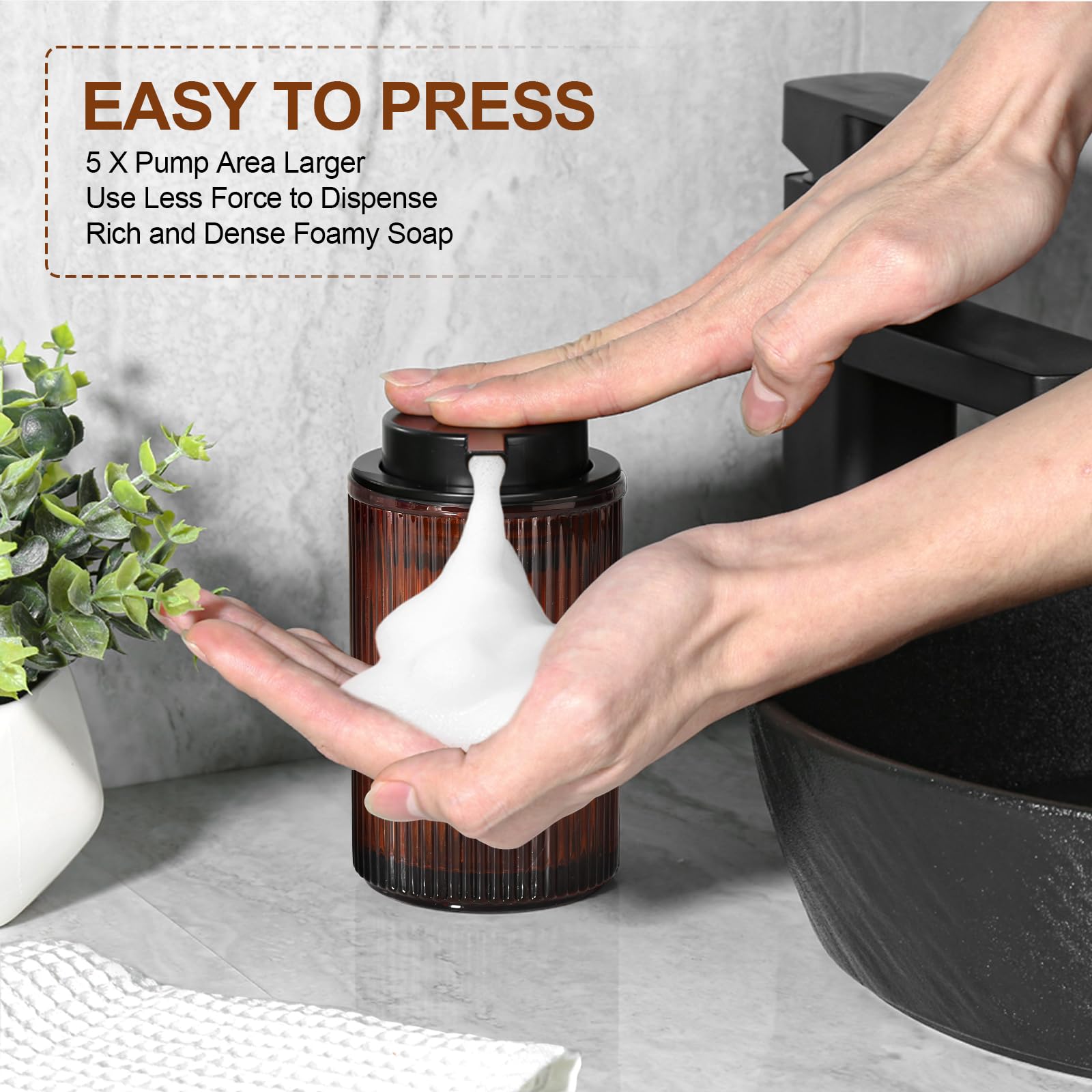 Kasunting black pump foam dispenser with matte finish supports easy one-handed use.