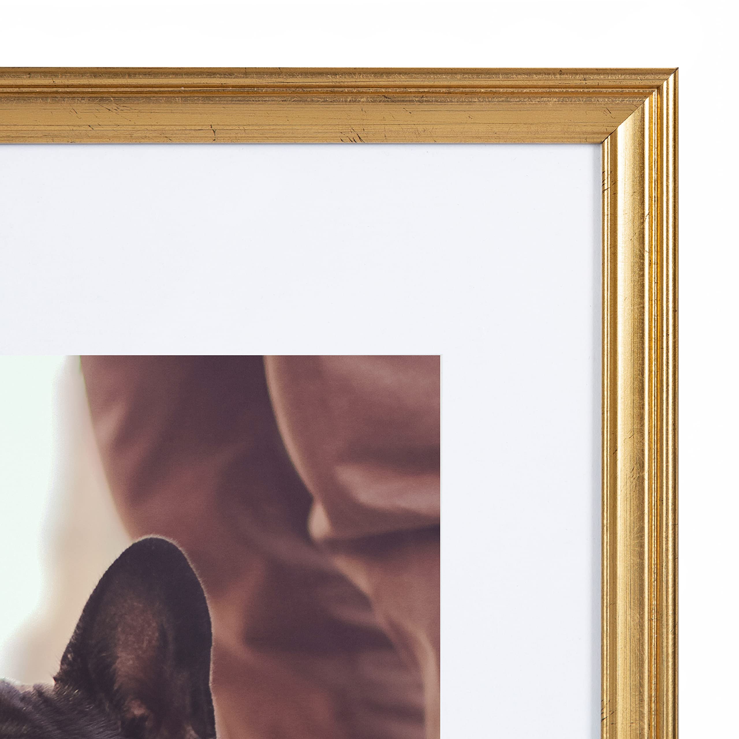 Adlynn frames offer vertical or horizontal display options.