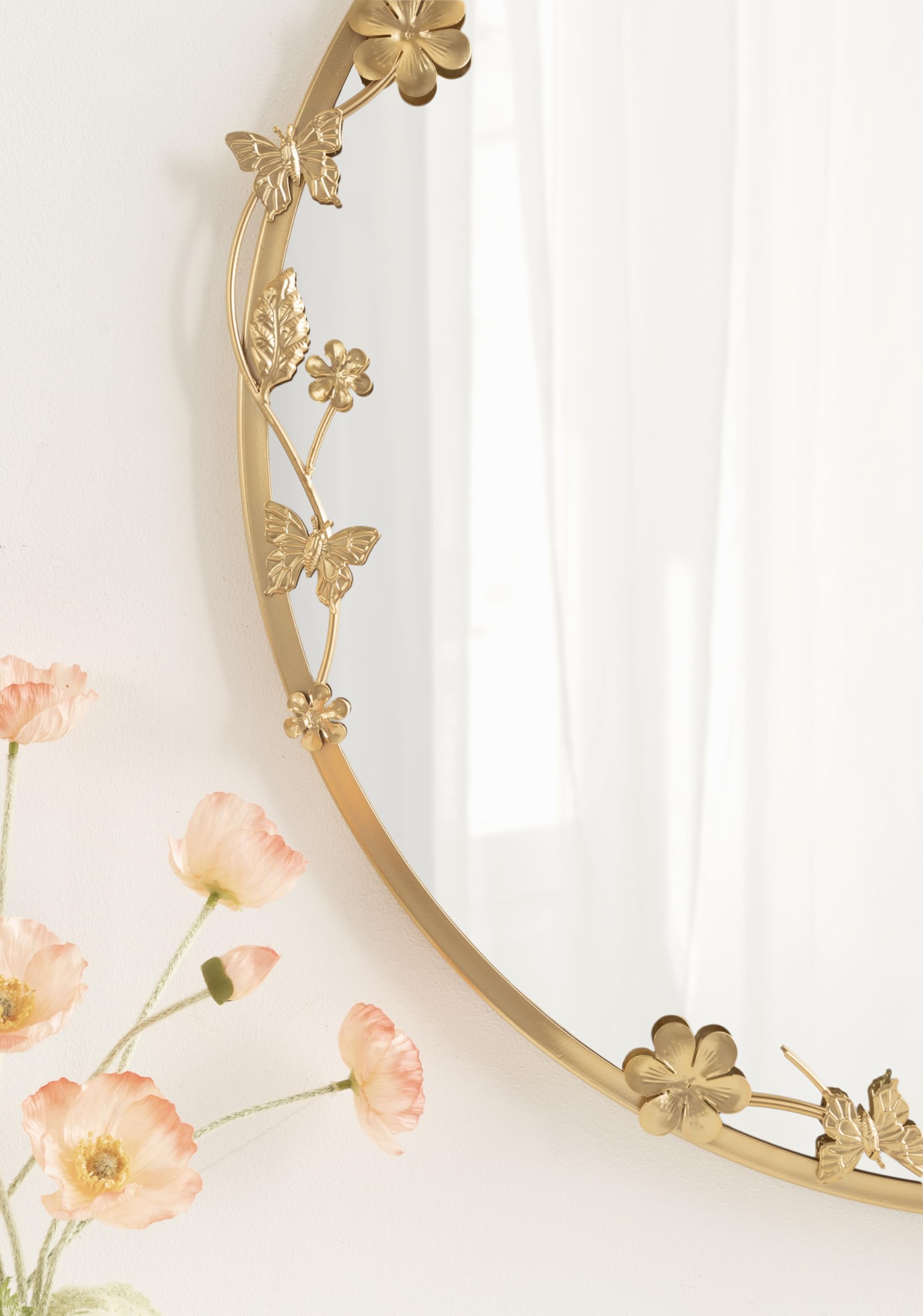 Kate and Laurel Rosella entryway console mirror adds drama and welcome.