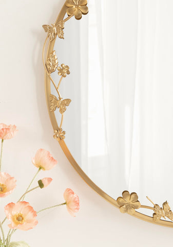 Kate and Laurel Rosella entryway console mirror adds drama and welcome.