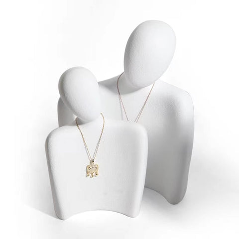 Katoonx couple figurine detailed base offers stable display on desks and tables.