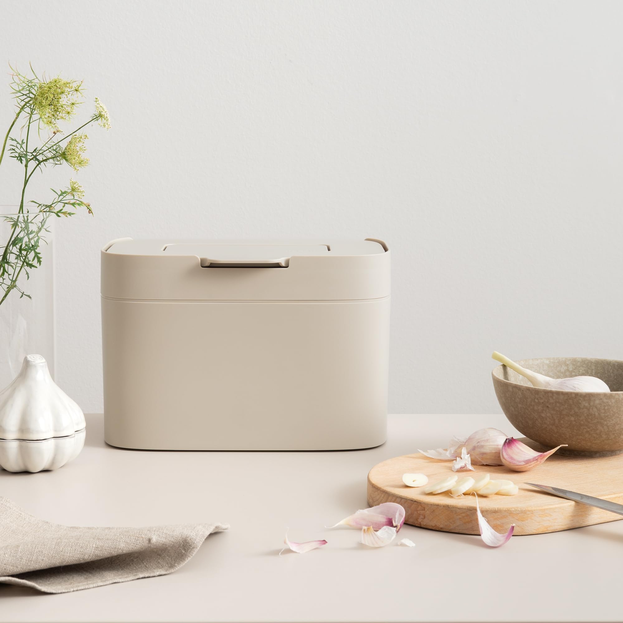 Kazai Elin on-counter display showing compact size