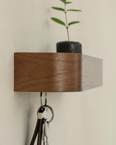 Kazai Toke non-slip underside keeps items secure on the shelf.
