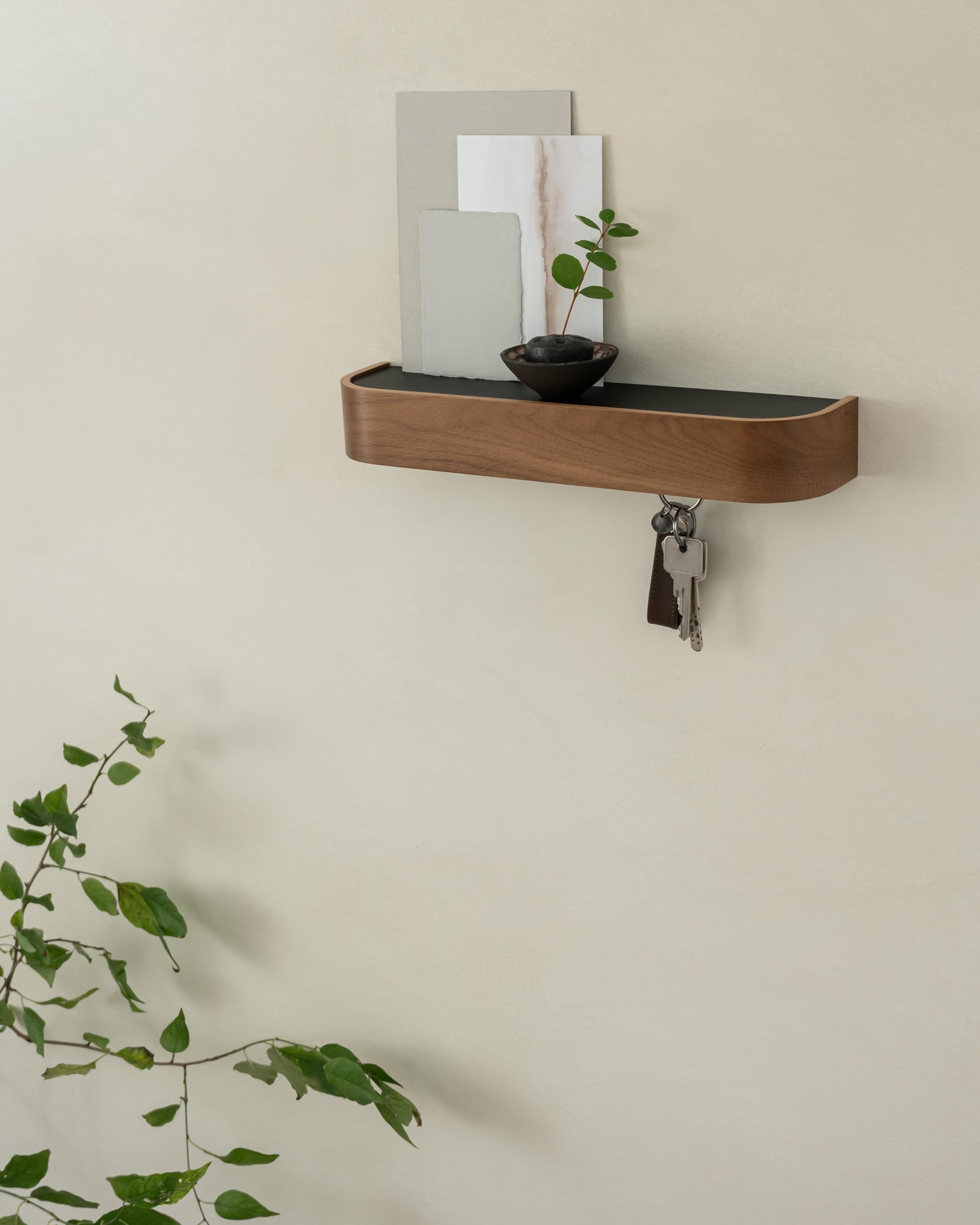 Kazai Toke screws and anchors ensure secure mounting on various walls.