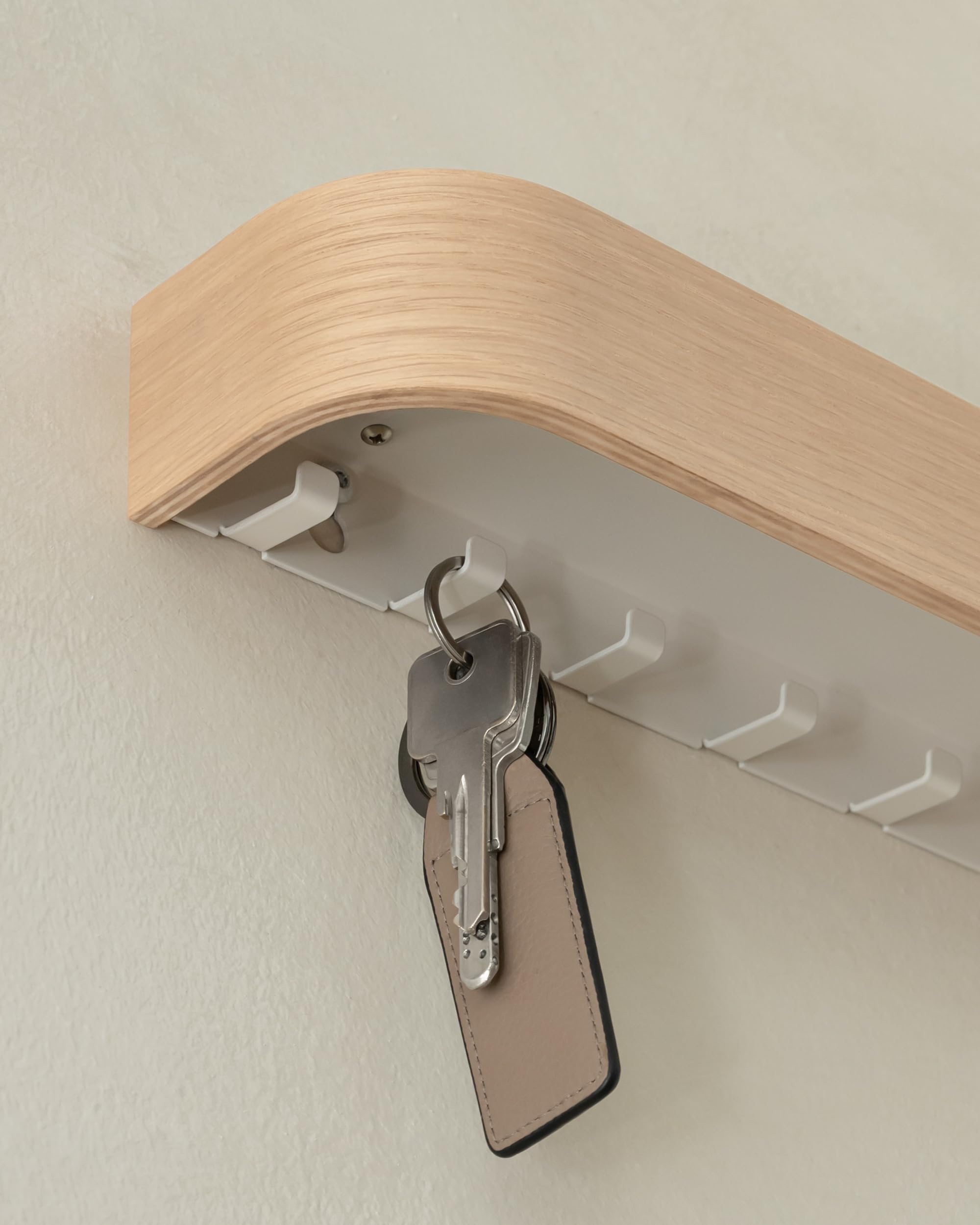 Kazai Toke six hooks provide discreet key organization