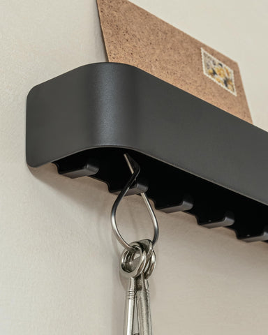 Kazai Tone protected shelf surface guards against scratches on everyday essentials.