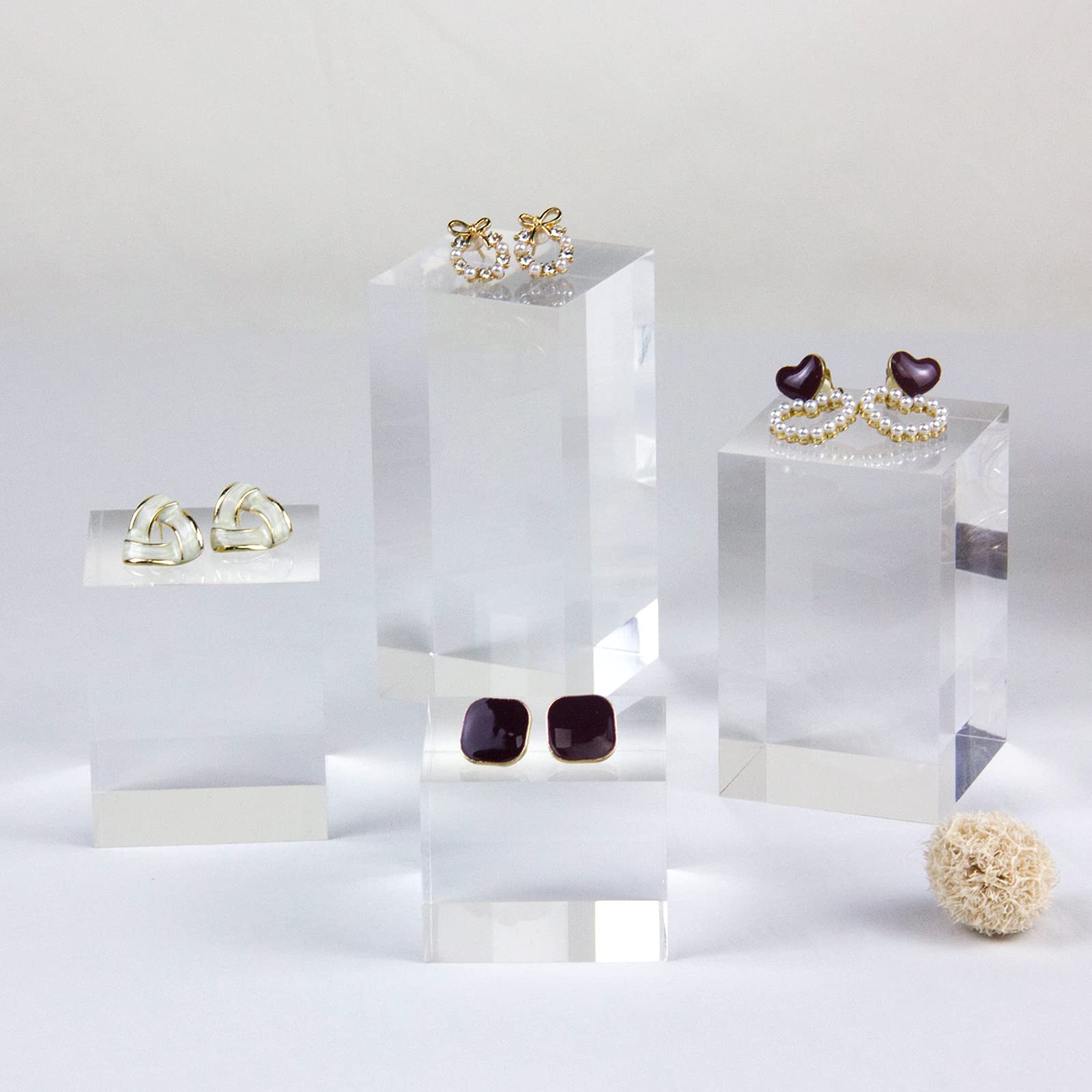 KCGANI 8 cm height cube elevates small collectibles with clear visibility.