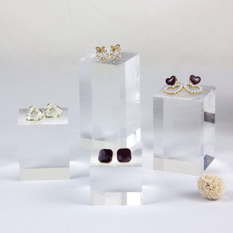 KCGANI 8 cm height cube elevates small collectibles with clear visibility.