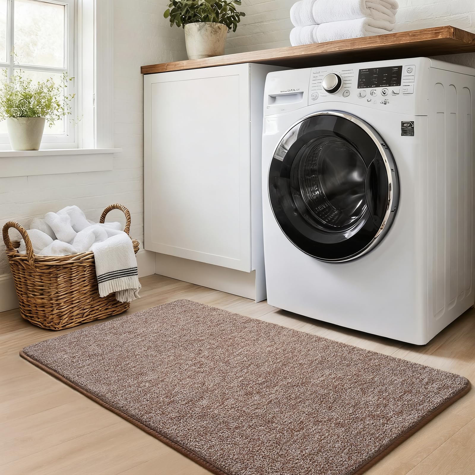 Keeko Soft 2x4 rug care guide, easy vacuuming and gentle machine washing.