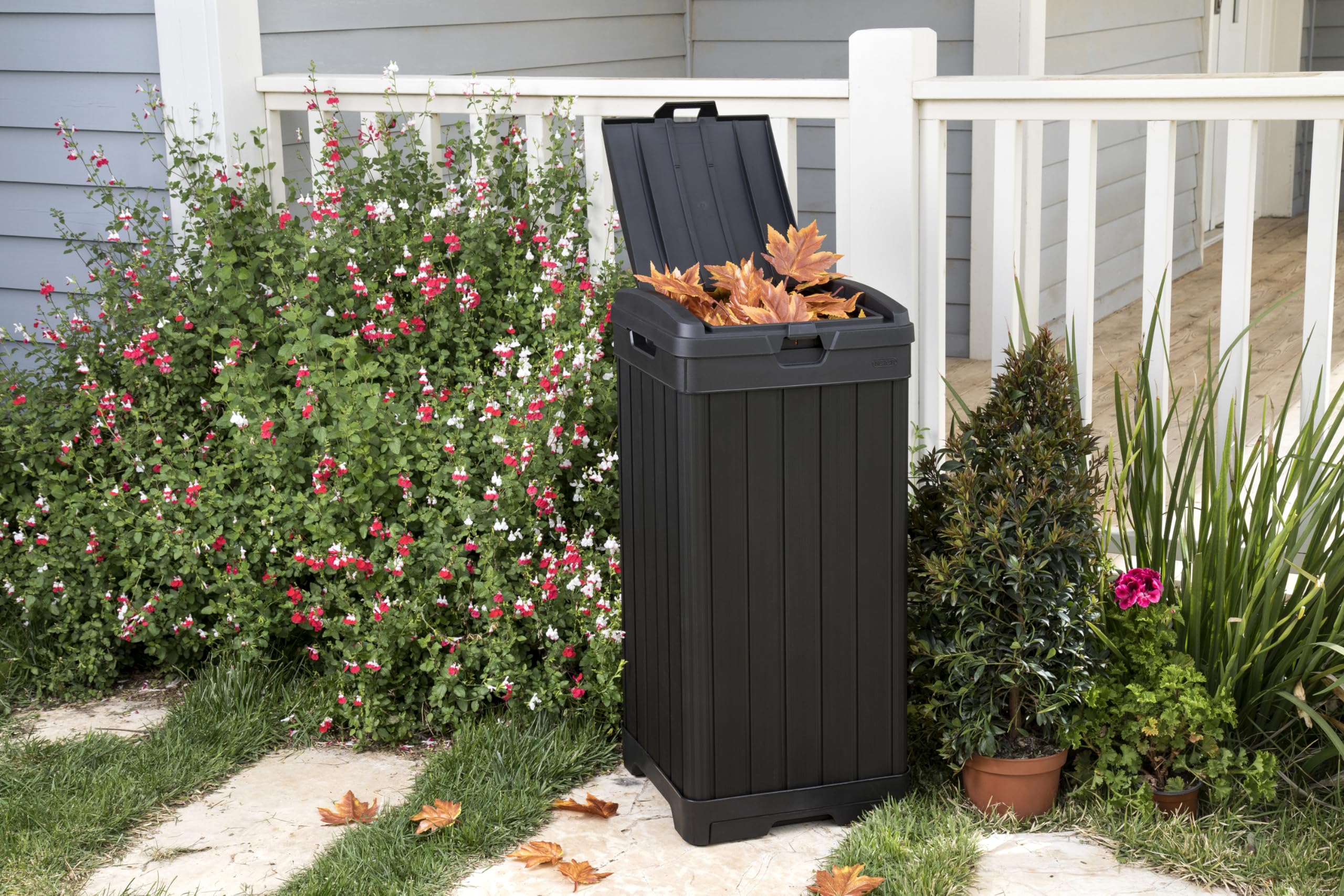 Keter Baltimore weather-resistant polypropylene stands up to the elements.