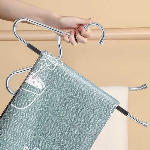 Kevenal quilt hangers fit standard closet rods for easy installation.