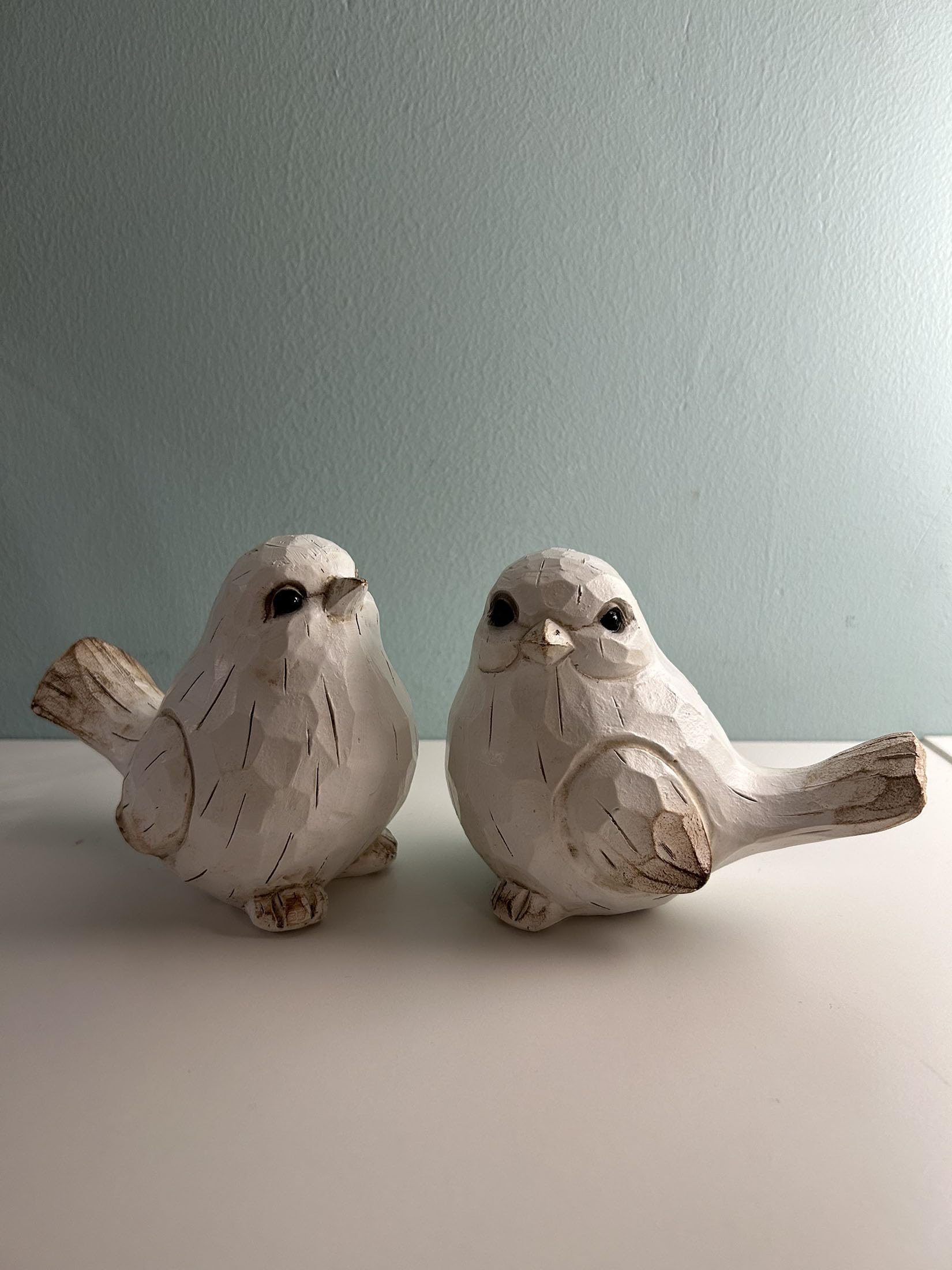 KiaoTime modern bird figurine on a desk enhances tabletop styling
