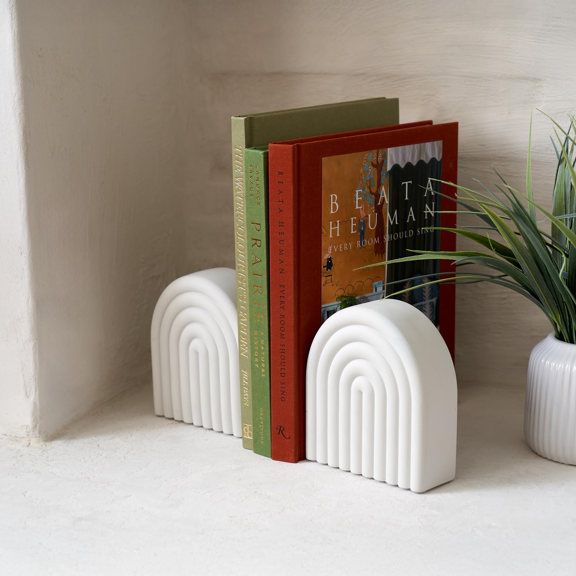 KIBAGA concrete bookend with non-slip pads prevents slipping and protects surfaces.