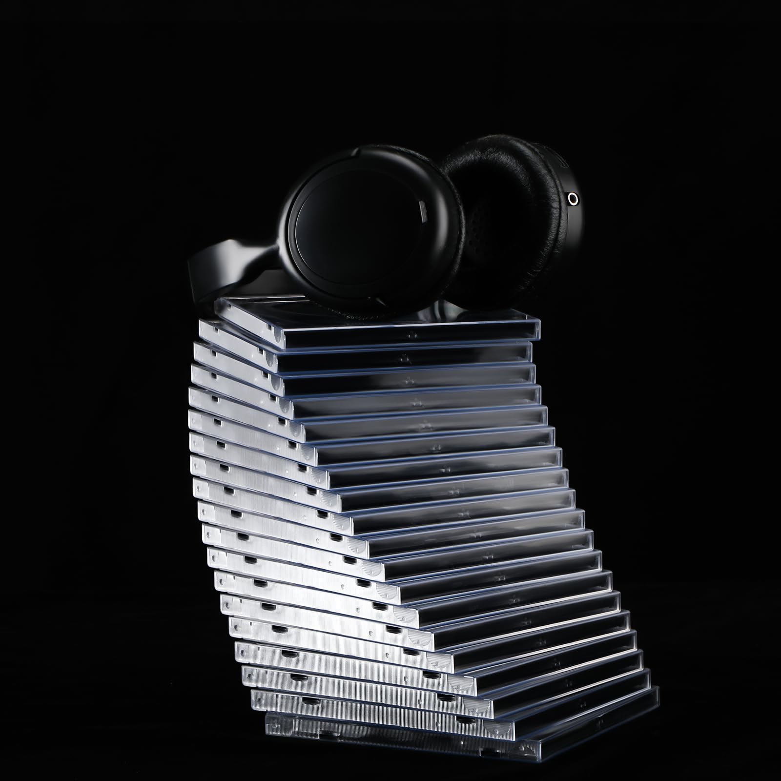 Kigley durable plastic construction protects CDs from scratches
