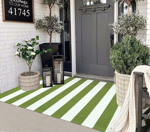KIhipIoe front-door decor rug, versatile seasonal styling options.