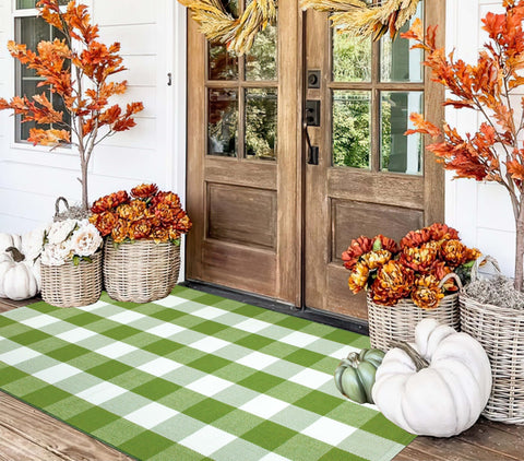 KIhipIoe buffalo plaid mat for living areas offers timeless pattern.