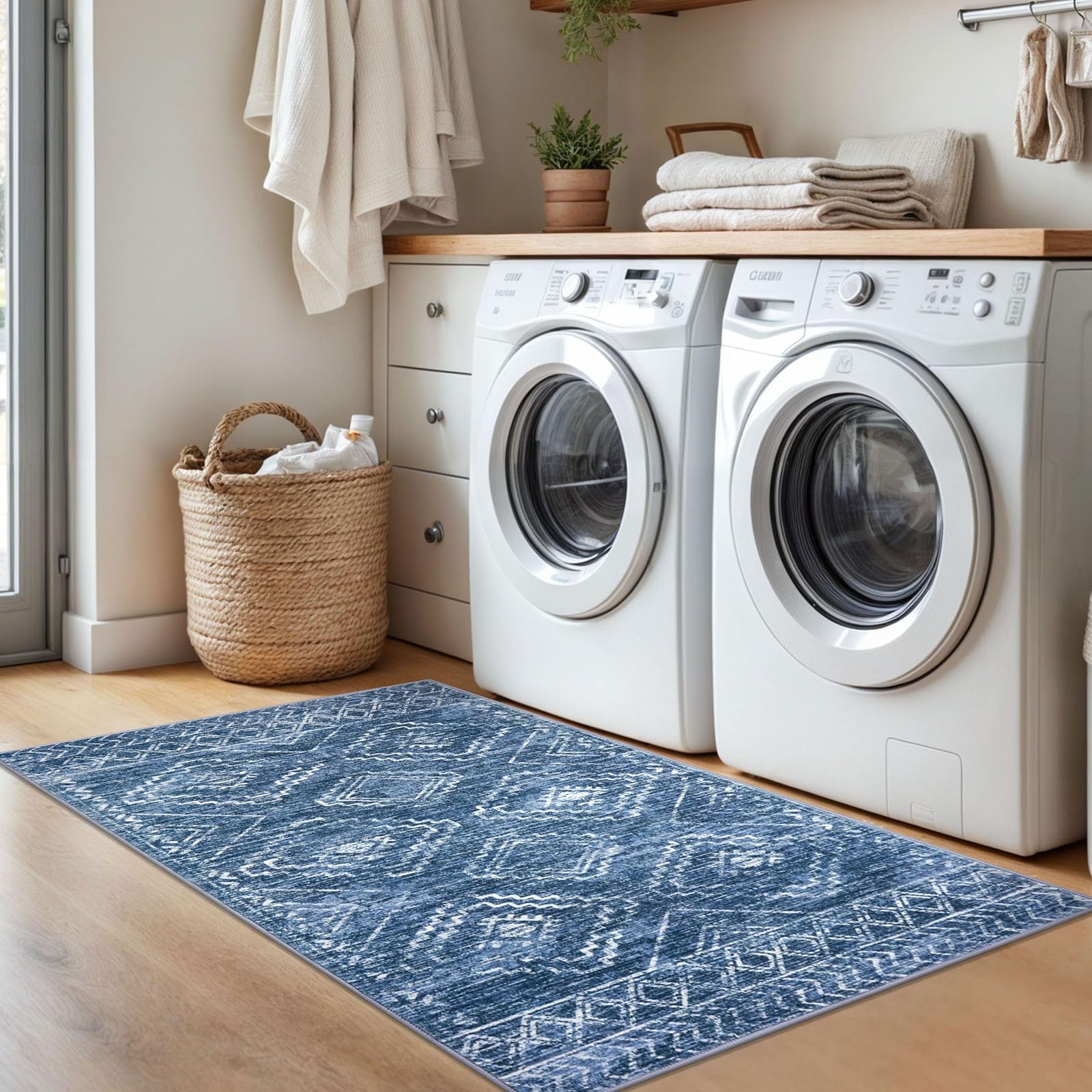 Kilococo Non-Slip Rubber Backing keeps rug secure on all floor types.
