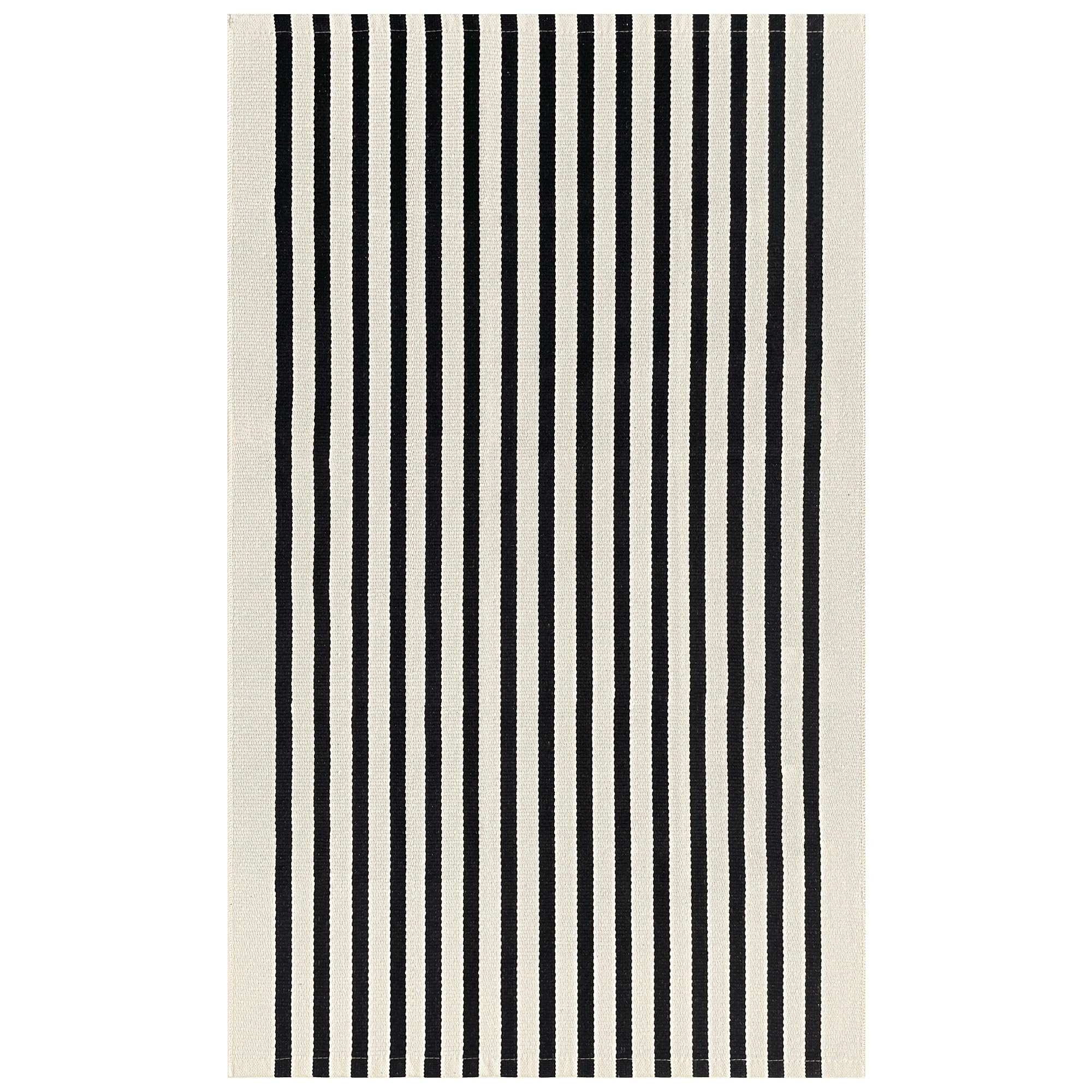 KILOCOCO patio rug 3x5 enhances outdoor spaces with soft comfort and color retention.