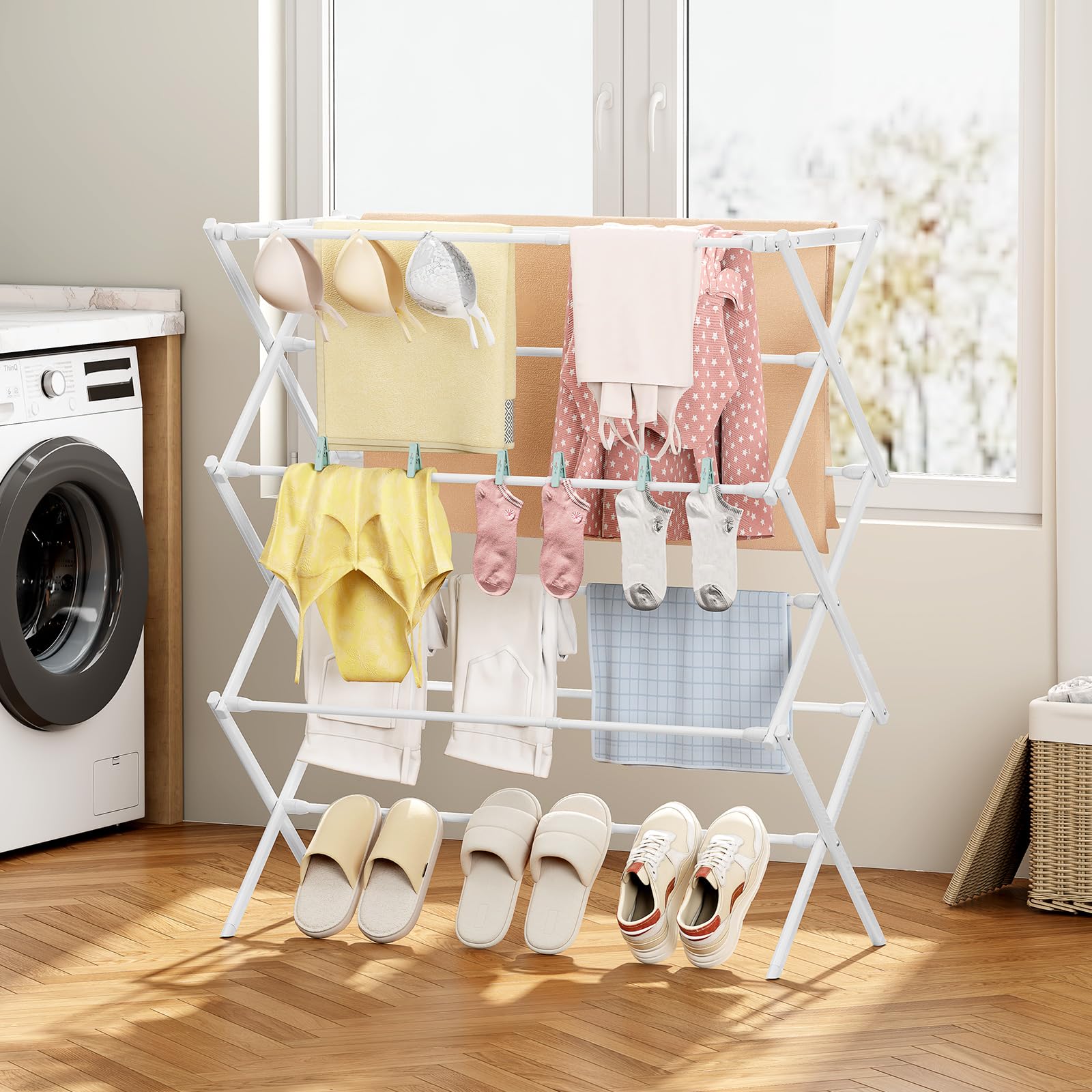 KINGBOARD folds away neatly, saving space between laundry days.
