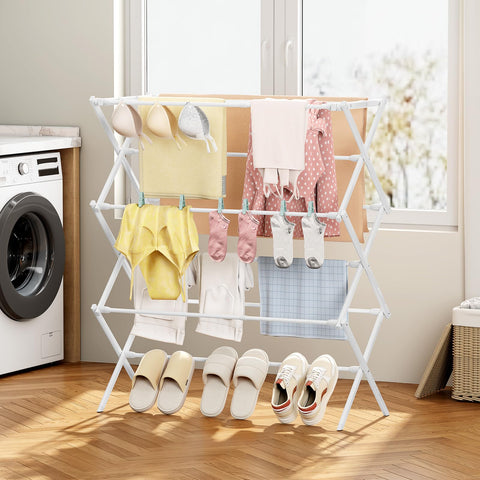 KINGBOARD folds away neatly, saving space between laundry days.