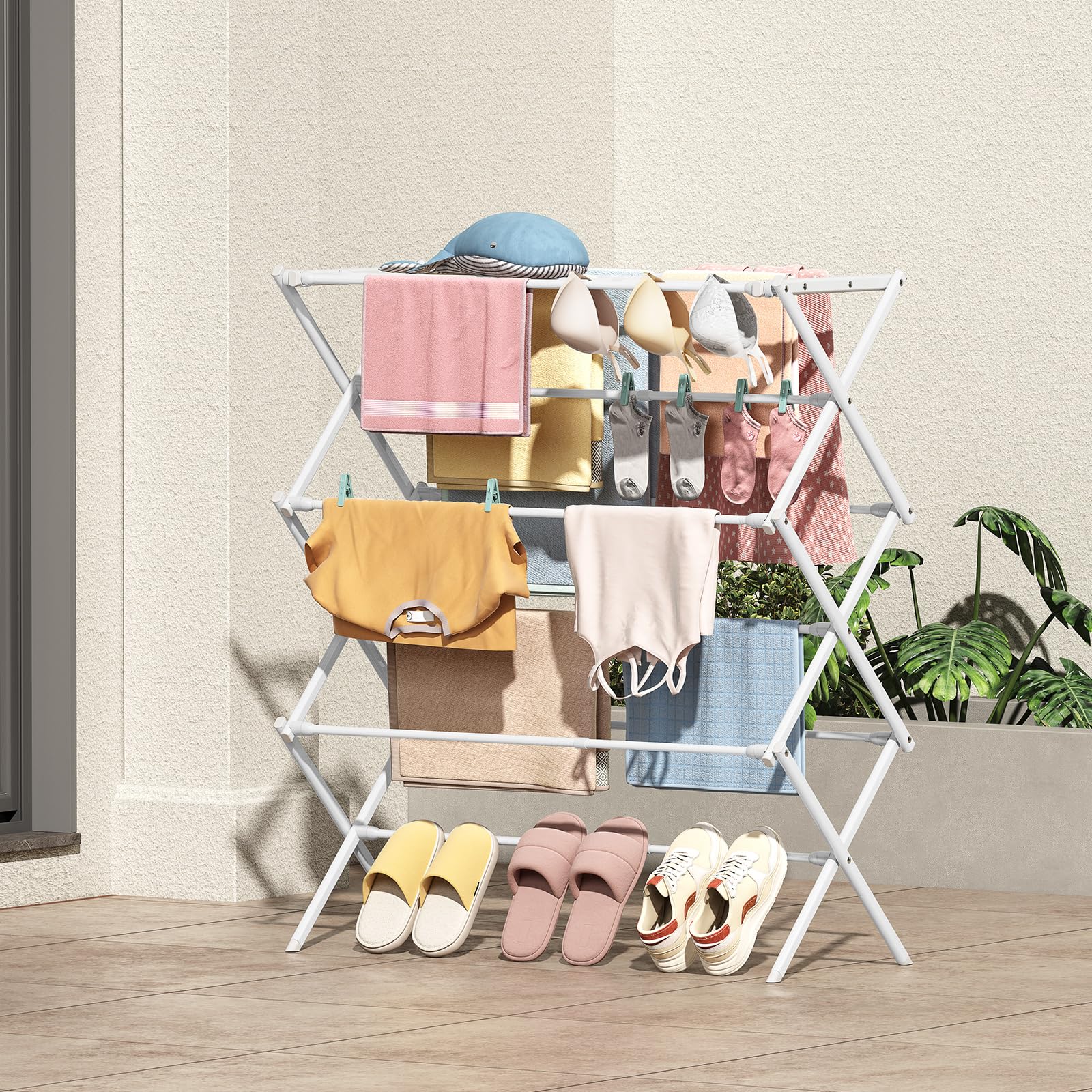 KINGBOARD supports up to 24 pounds for towels and socks.