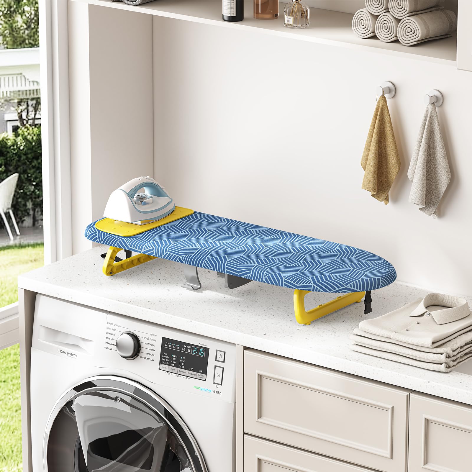 KINGBOARD hanging rope and silicone mat offer versatile storage options.