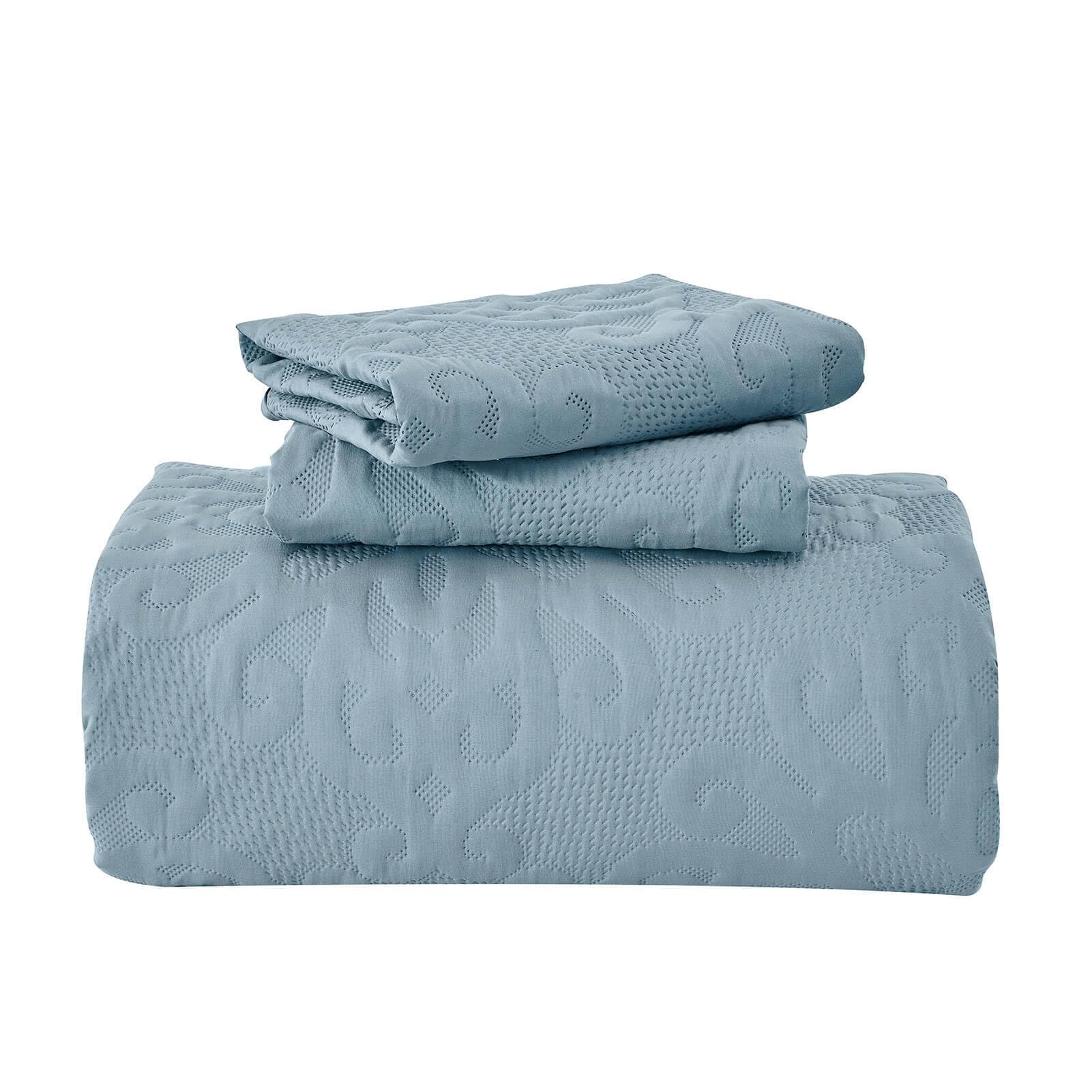 Kingnex pillow shams 20x36 complete the set for a finished look.