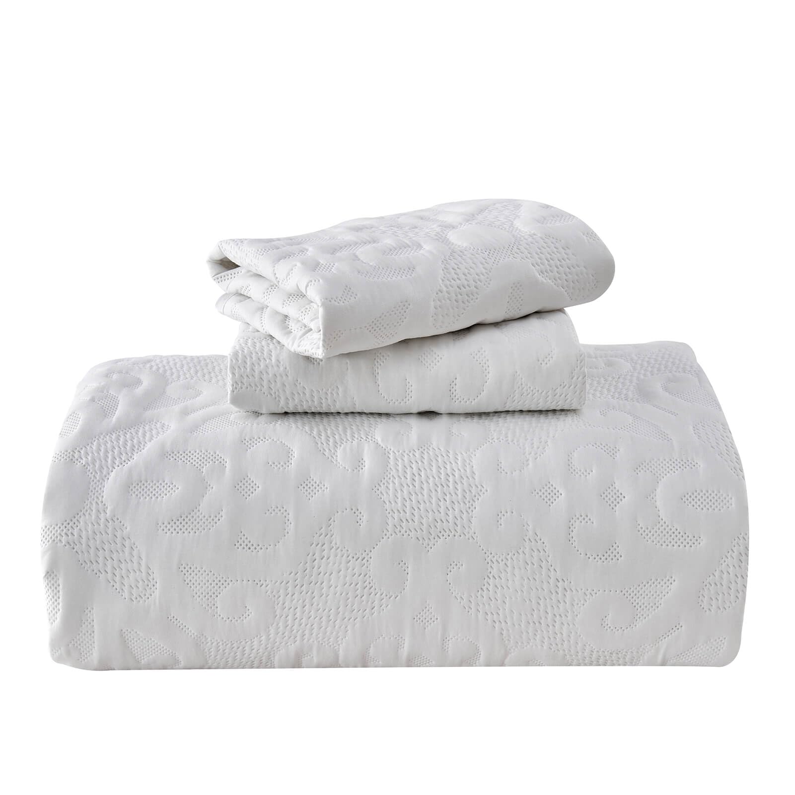 Kingnex pillow shams closeup displaying matching pattern