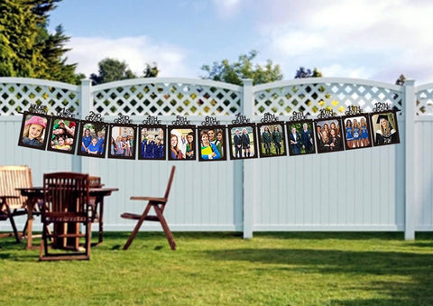 Kinylakor black card stock material preserves sharp photo display