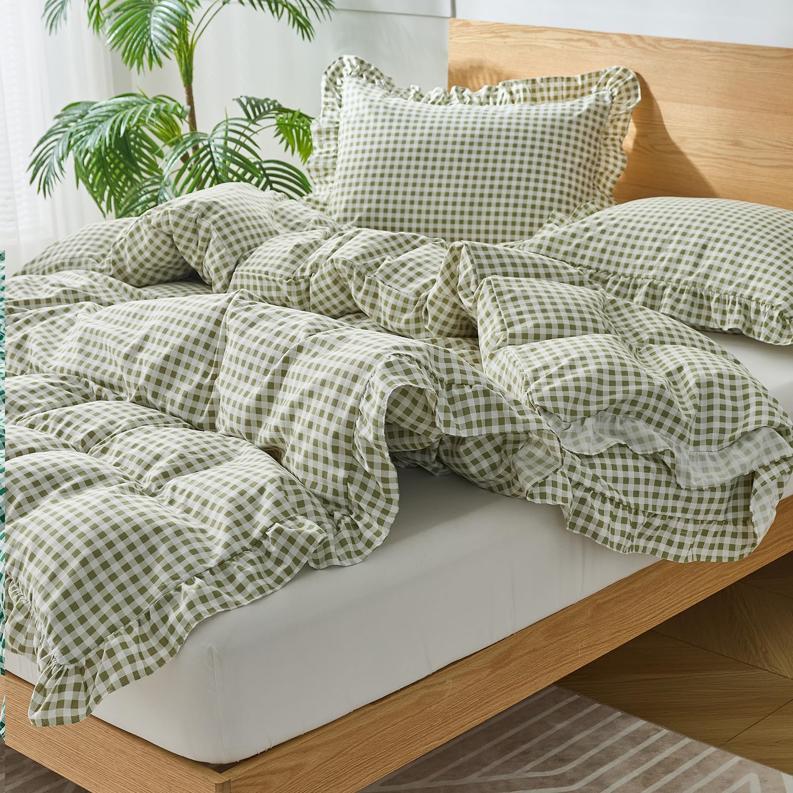 Kisswish duvet inner ties secure the comforter for a tidy bed.