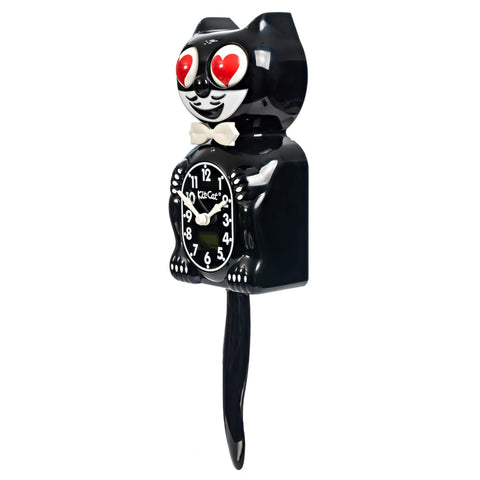 Kit Cat Klock battery compartment enables quick, tool-free setup.
