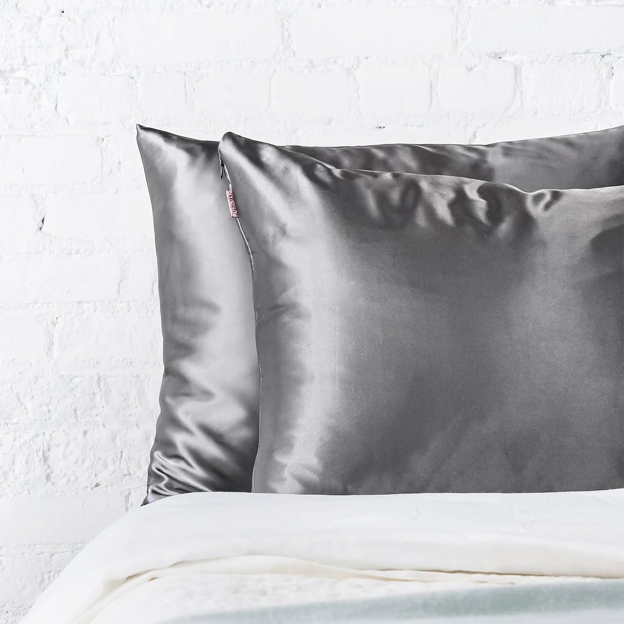 Zippered design prevents slipping and keeps pillow in place.