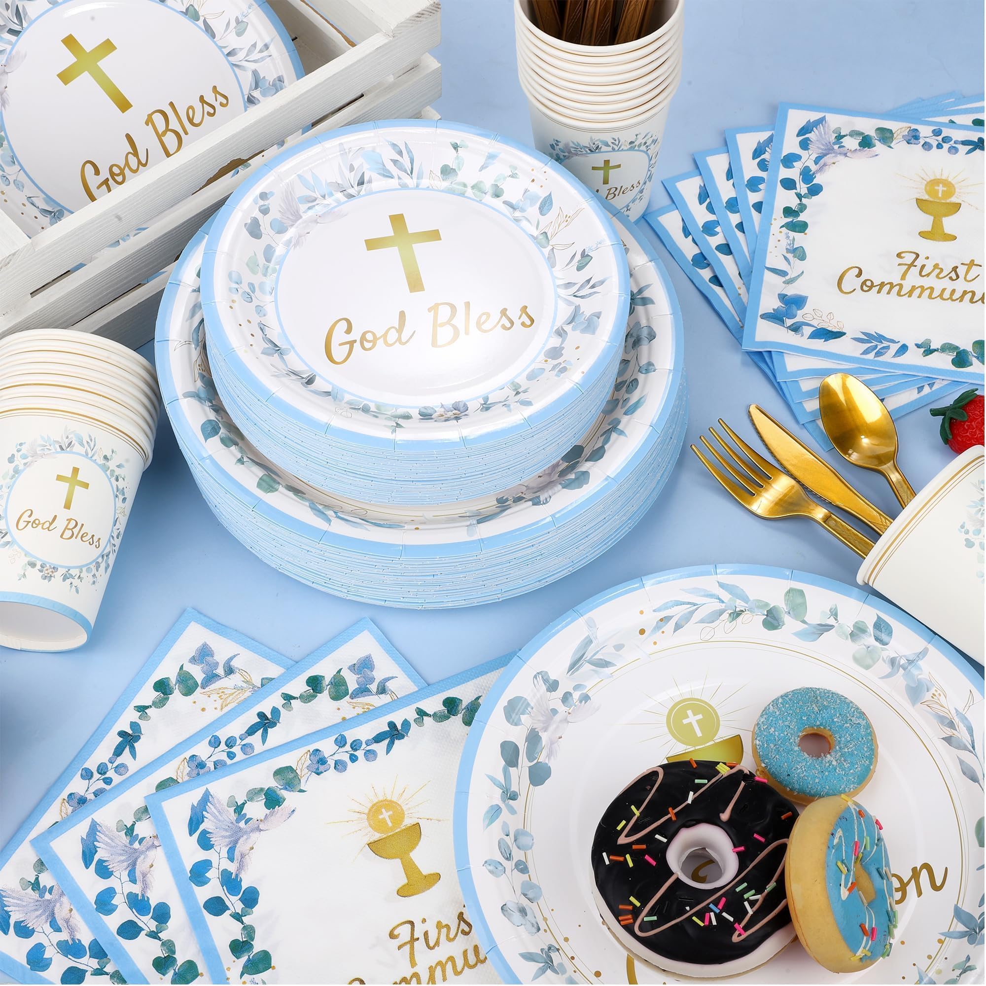 Kochorie blue First Communion napkins 100-pack catch spills and hands clean.