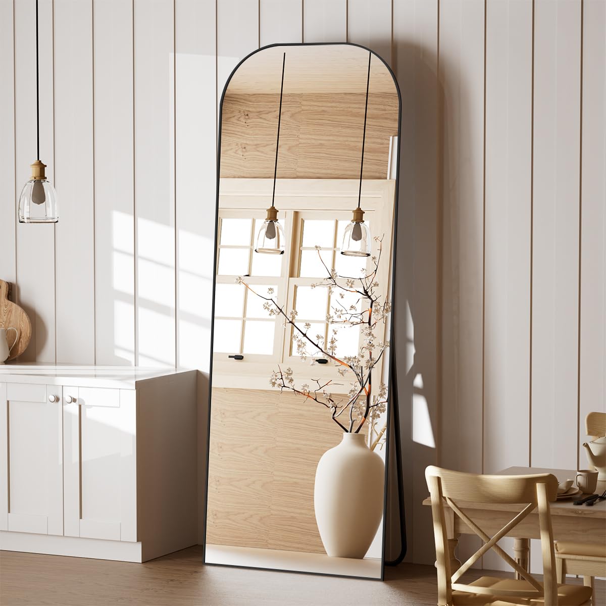 Koonmi full-length mirror with stand provides a full-body view for easy dressing.