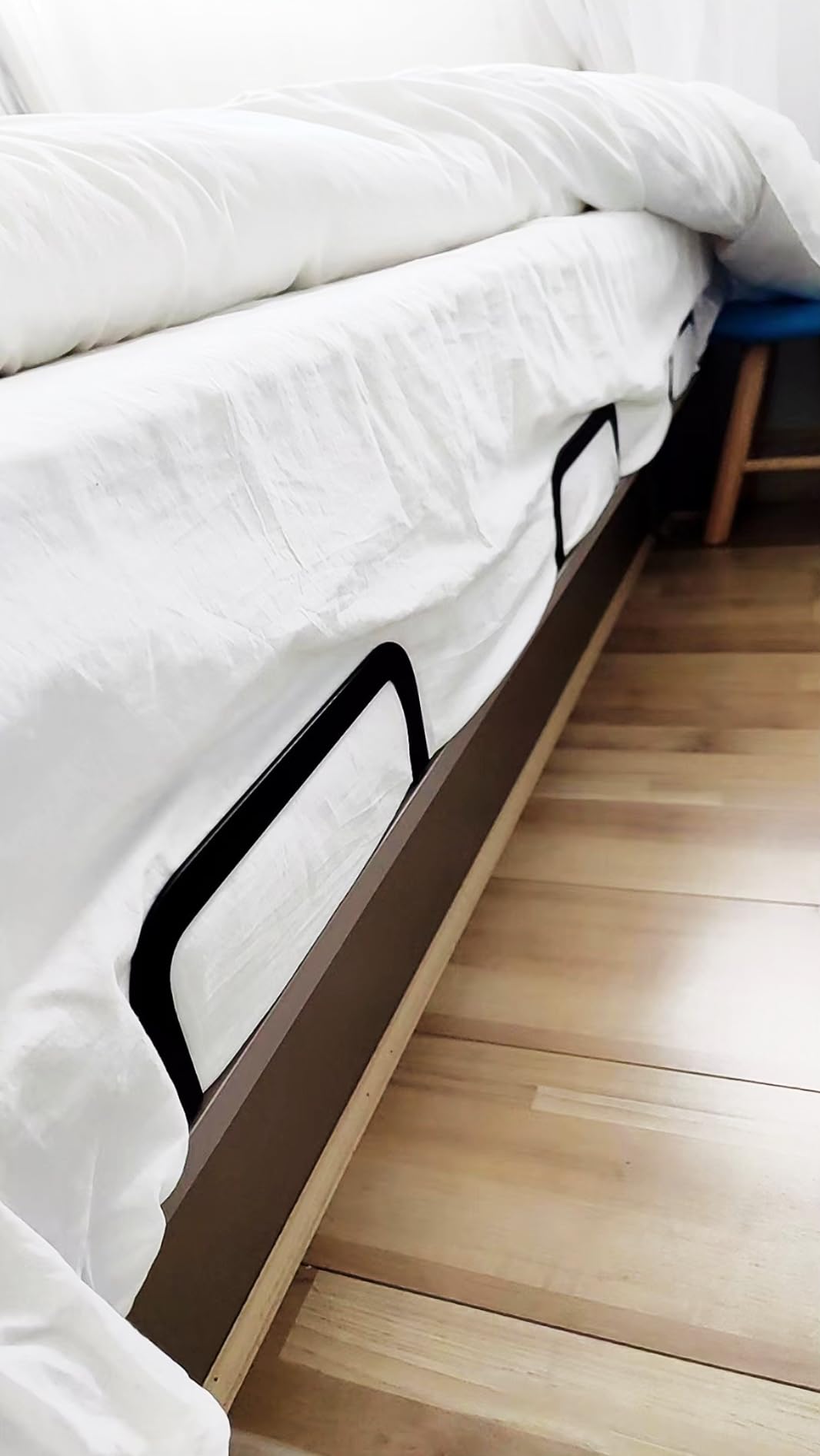KOXHERO universal fit on wooden frames demonstrates versatile compatibility.