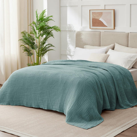 Kozyhvn easy-care blanket; machine washable and durable.
