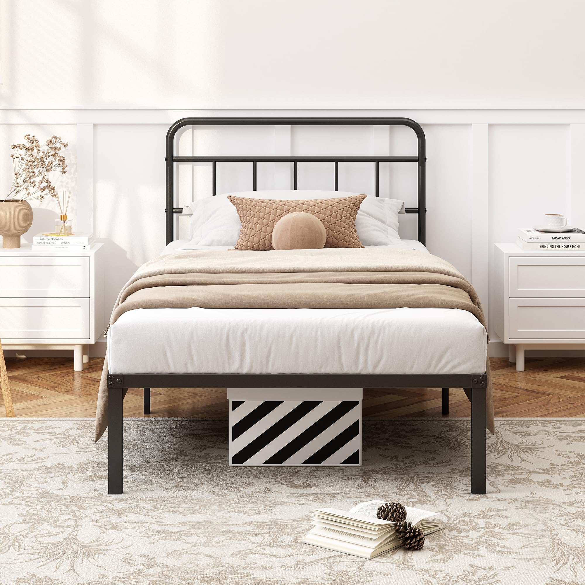 Kujielan metal base with strong slats delivers durable nightly support for the mattress.